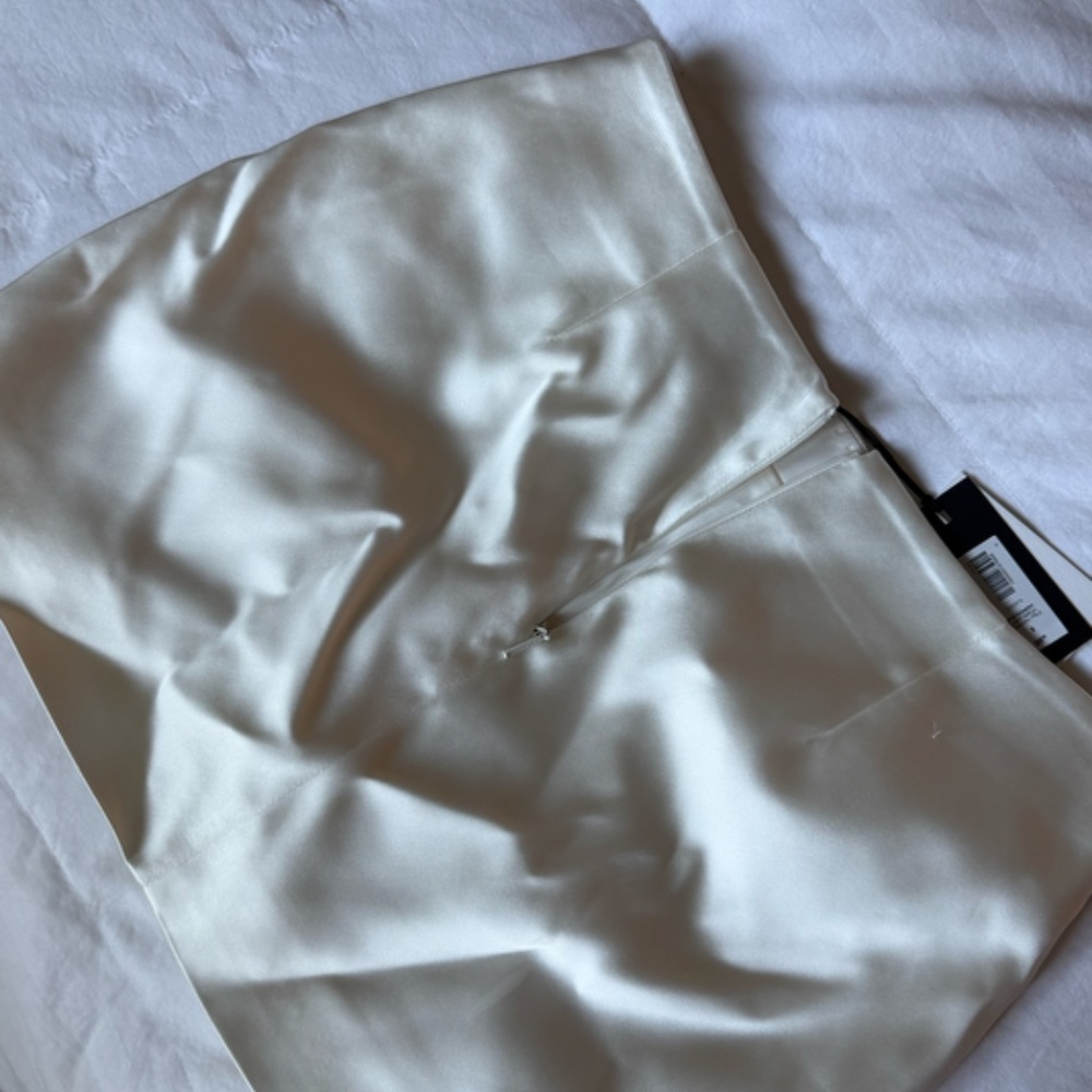 Babaton Satin Mini Skirt – Off-White / Cream – NWT - Picture 4 of 5